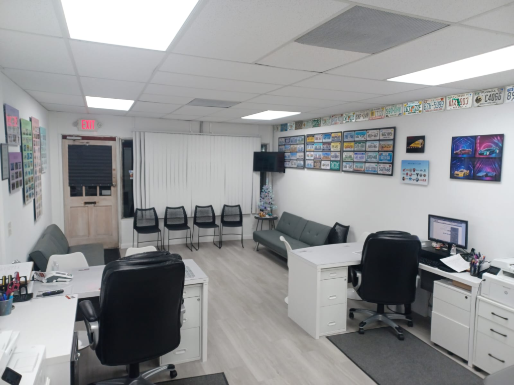 An auto tag agency in Fort Lauderdale