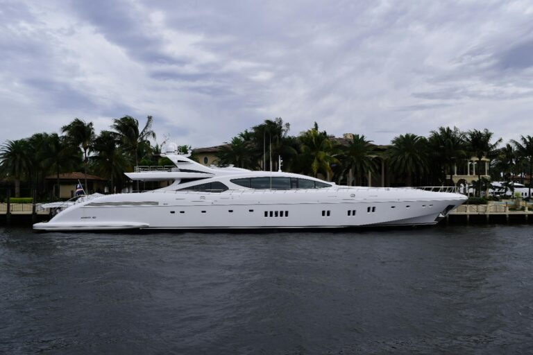 A white luxury yacht