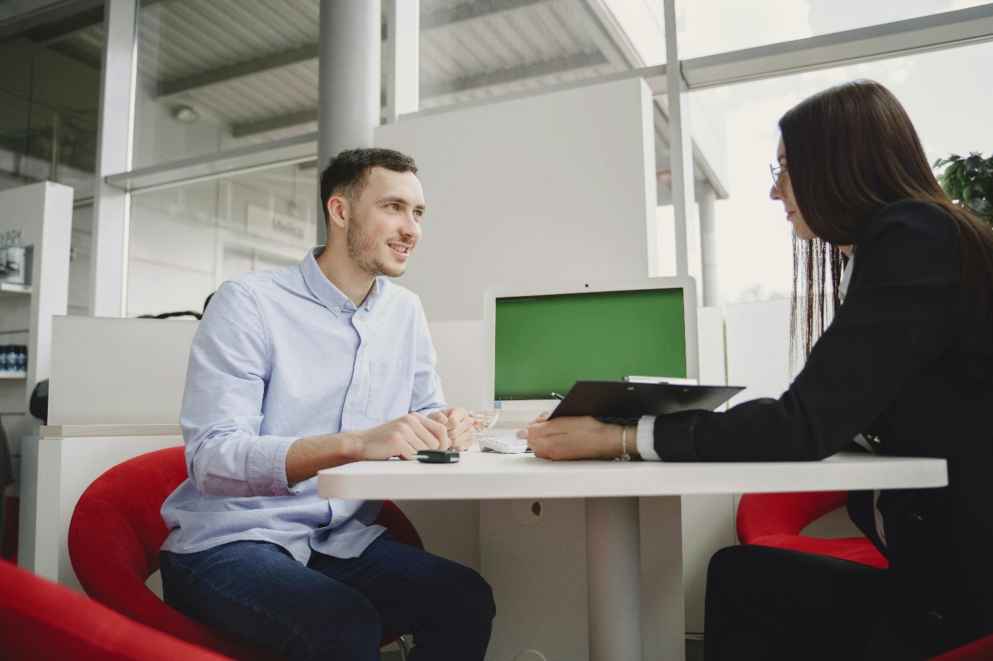 An auto tag agent talking to a client